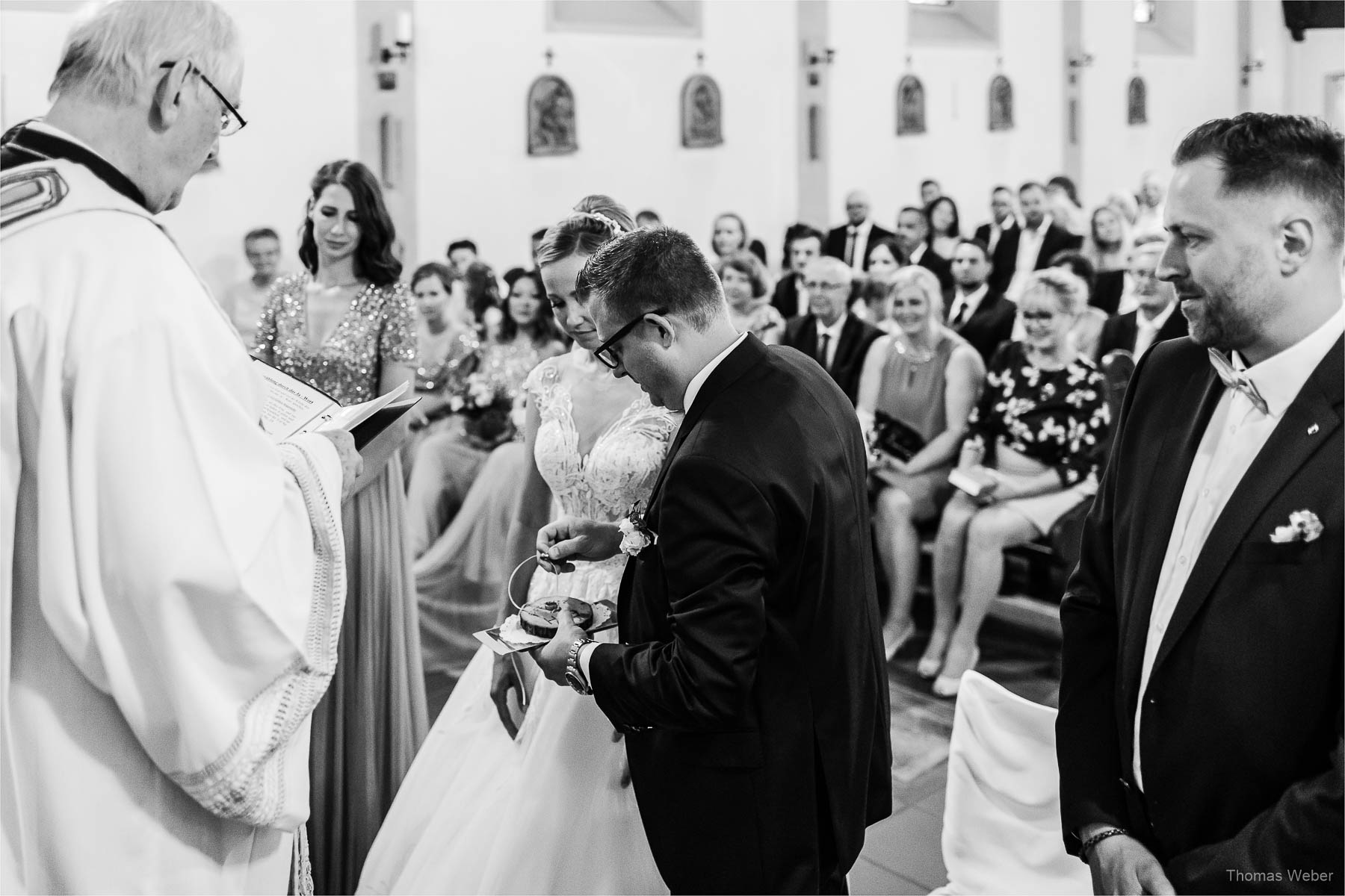 Kirchliche Hochzeit in Rastede und Hochzeitsfeier in der Scheune St. Georg Rastede, Hochzeitsfotograf Thomas Weber aus Oldenburg