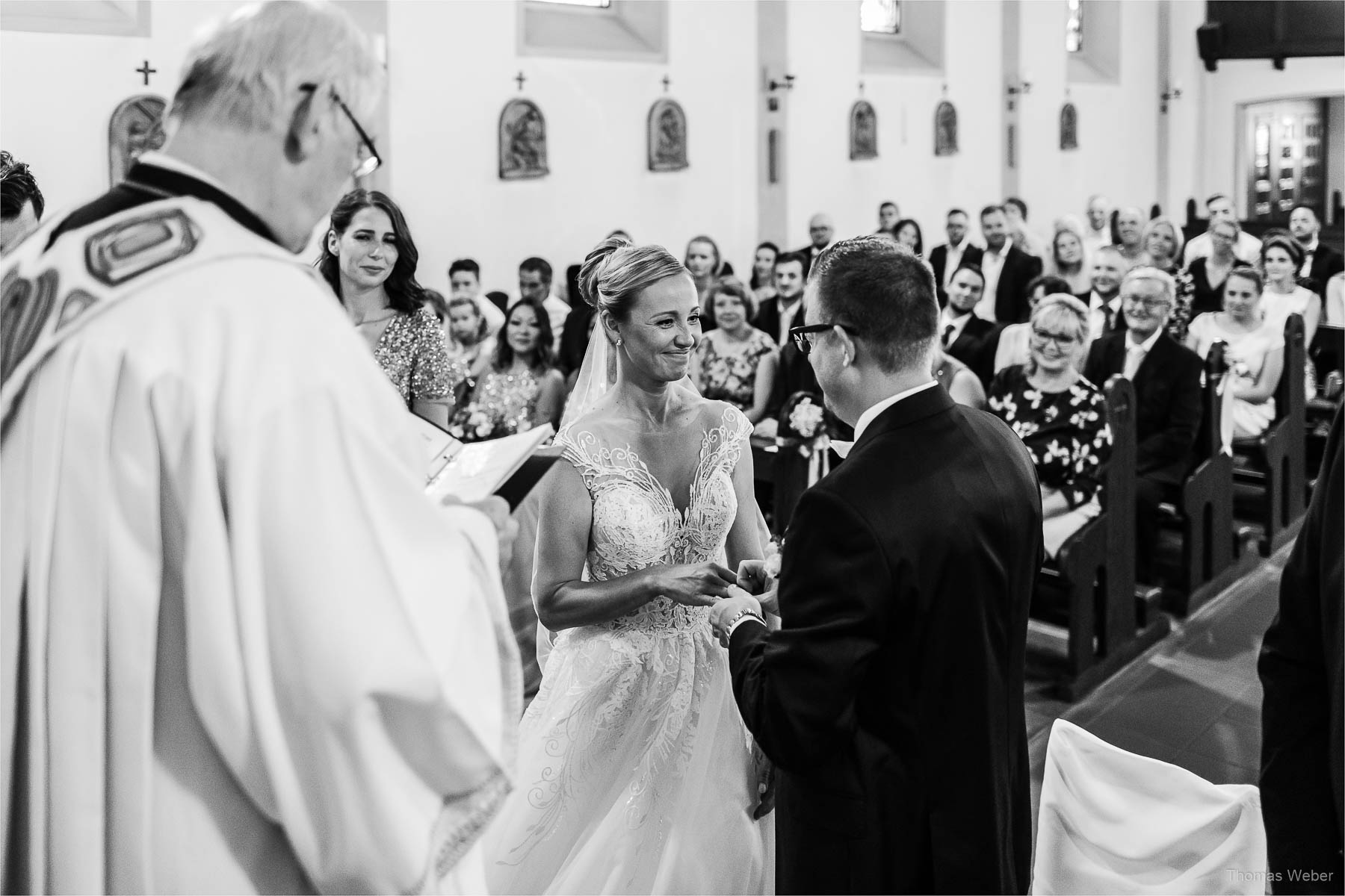 Kirchliche Hochzeit in Rastede und Hochzeitsfeier in der Scheune St. Georg Rastede, Hochzeitsfotograf Thomas Weber aus Oldenburg