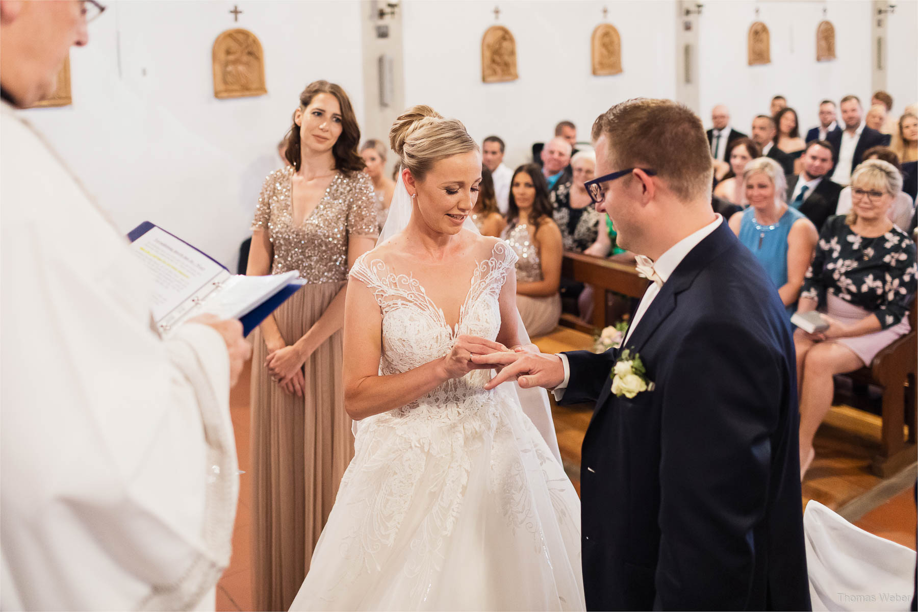 Kirchliche Hochzeit in Rastede und Hochzeitsfeier in der Scheune St. Georg Rastede, Hochzeitsfotograf Thomas Weber aus Oldenburg