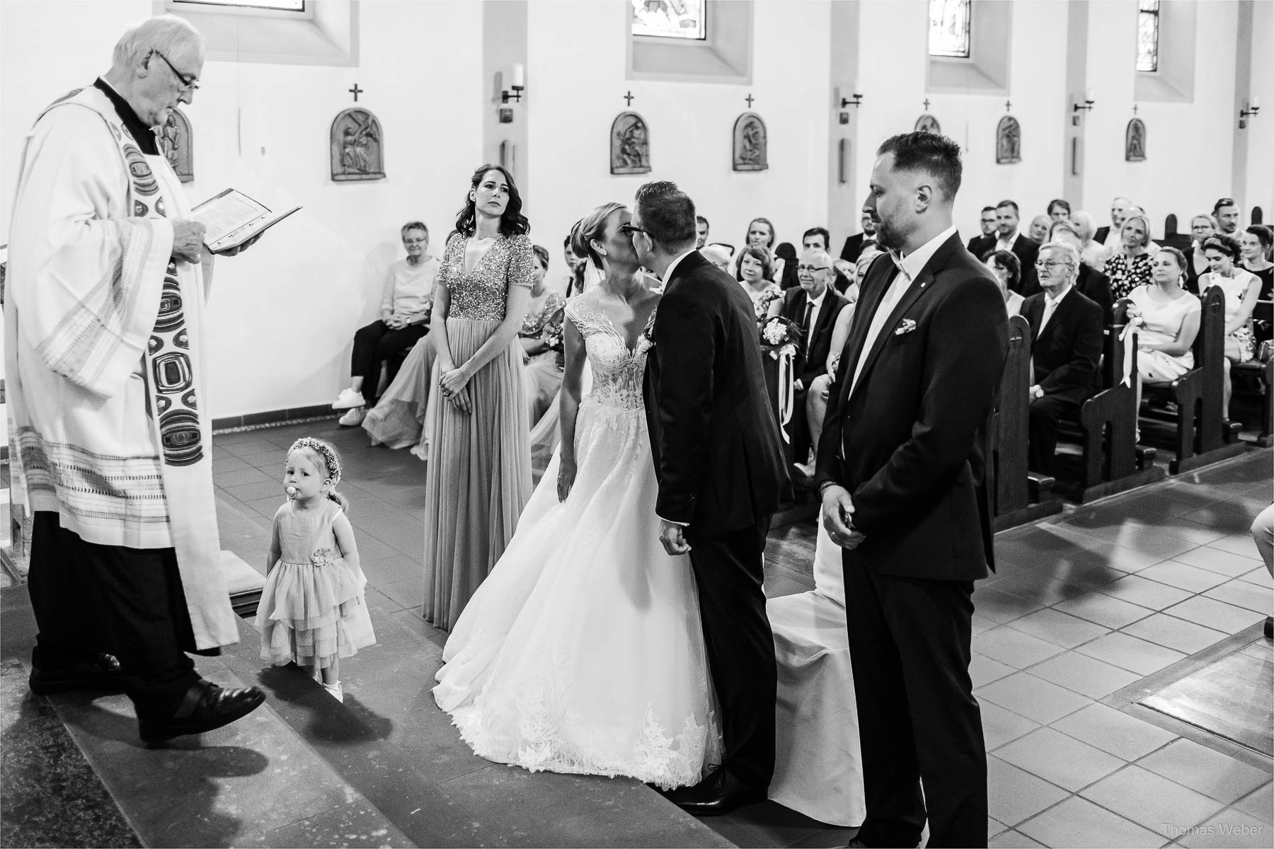 Kirchliche Hochzeit in Rastede und Hochzeitsfeier in der Scheune St. Georg Rastede, Hochzeitsfotograf Thomas Weber aus Oldenburg