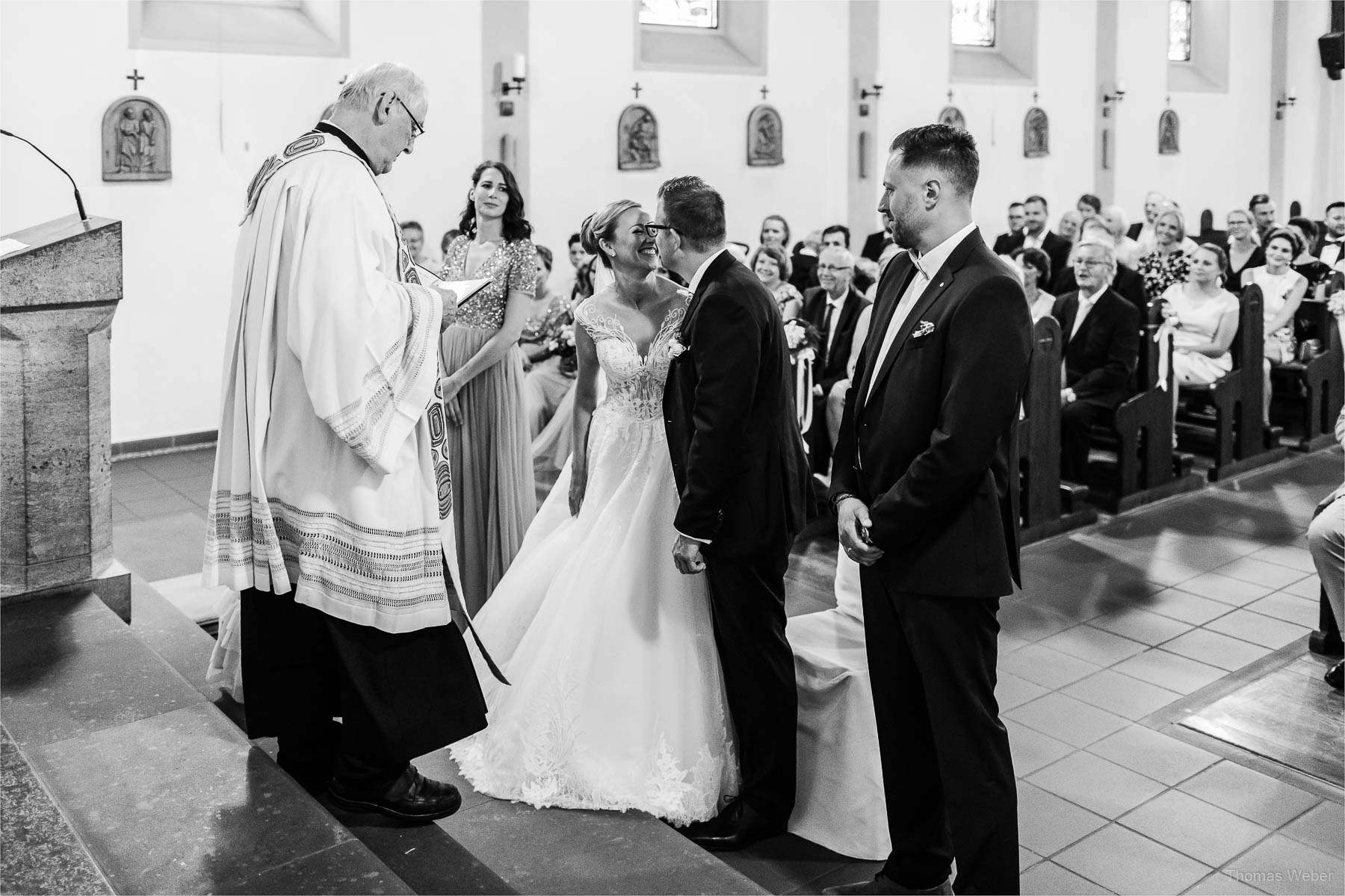 Kirchliche Hochzeit in Rastede und Hochzeitsfeier in der Scheune St. Georg Rastede, Hochzeitsfotograf Thomas Weber aus Oldenburg