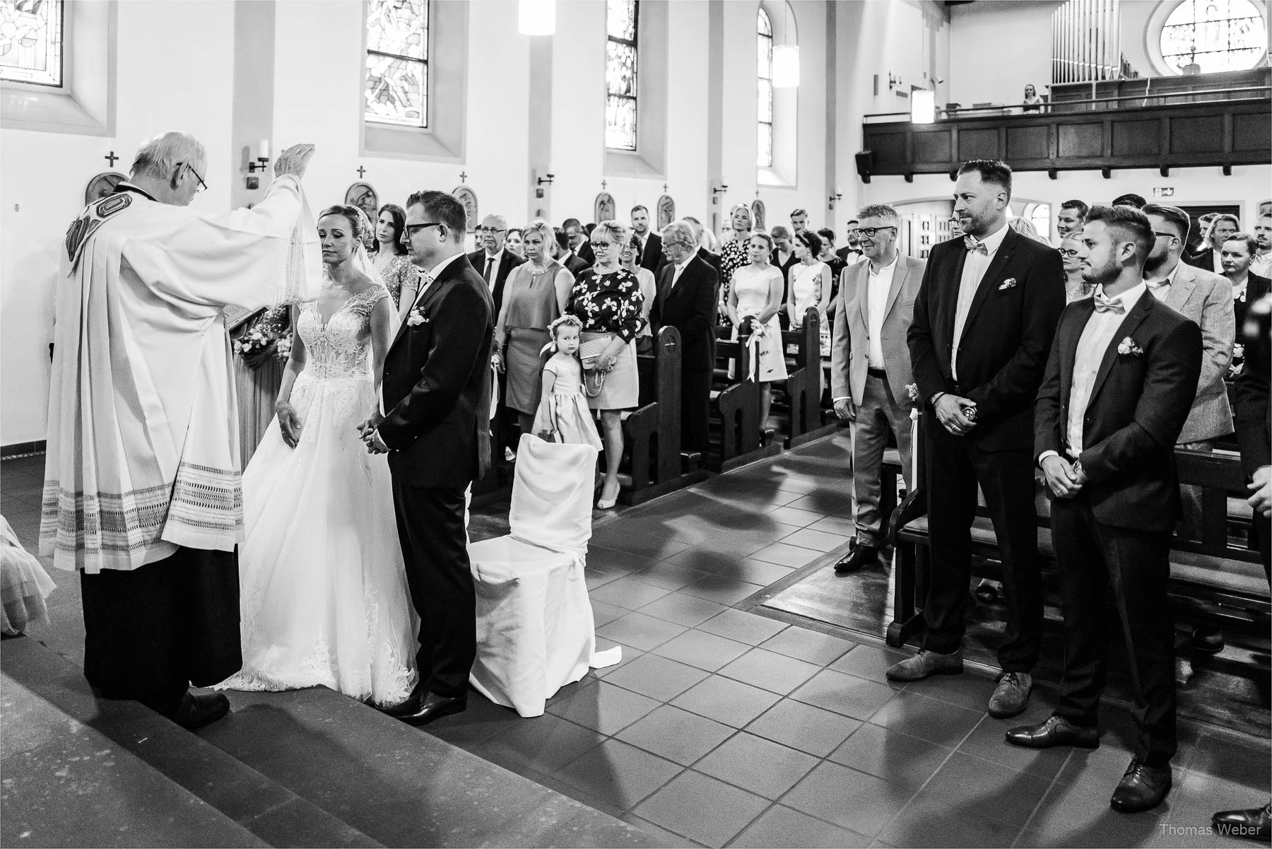 Kirchliche Hochzeit in Rastede und Hochzeitsfeier in der Scheune St. Georg Rastede, Hochzeitsfotograf Thomas Weber aus Oldenburg