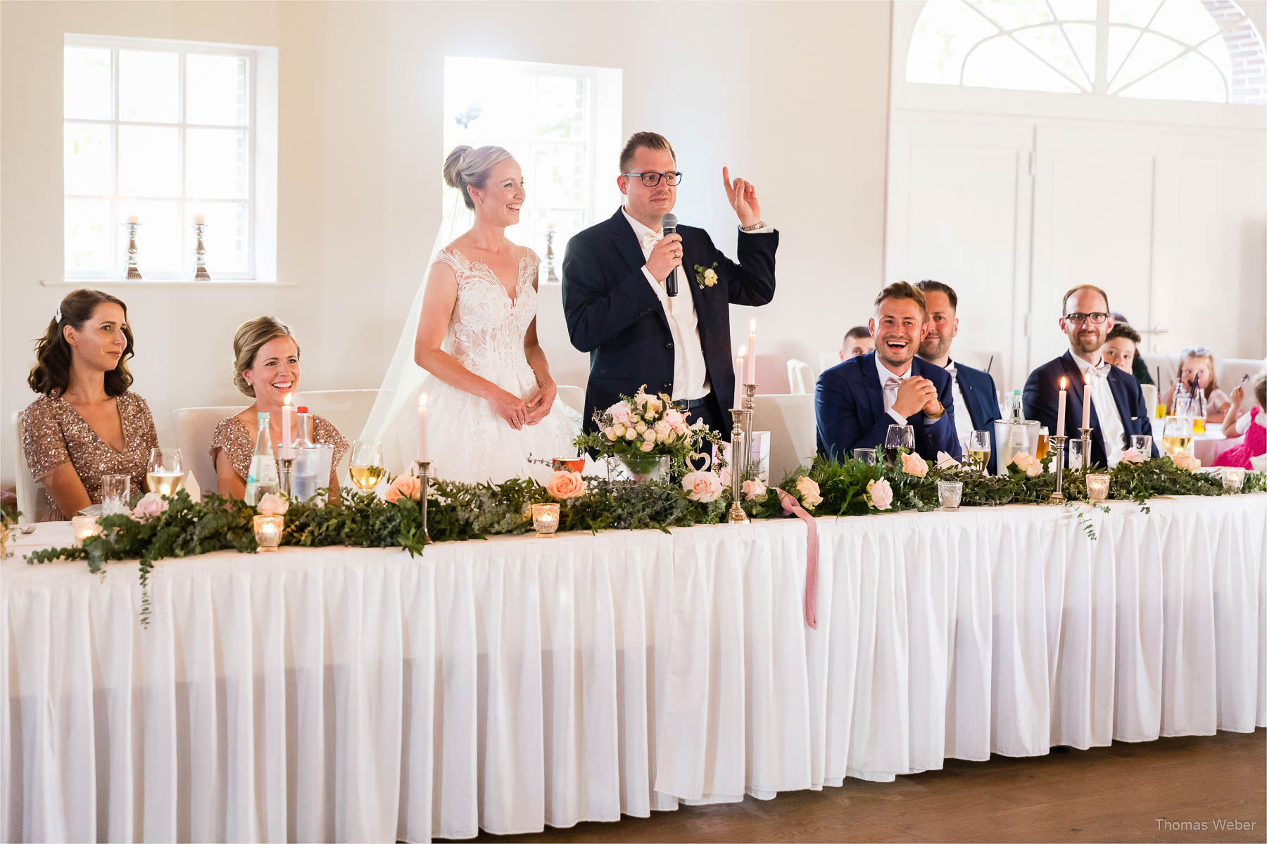 Verschiedene Reden auf der Hochzeitsfeier, Kirchliche Hochzeit in Rastede und Hochzeitsfeier in der Scheune St. Georg Rastede, Hochzeitsfotograf Thomas Weber aus Oldenburg