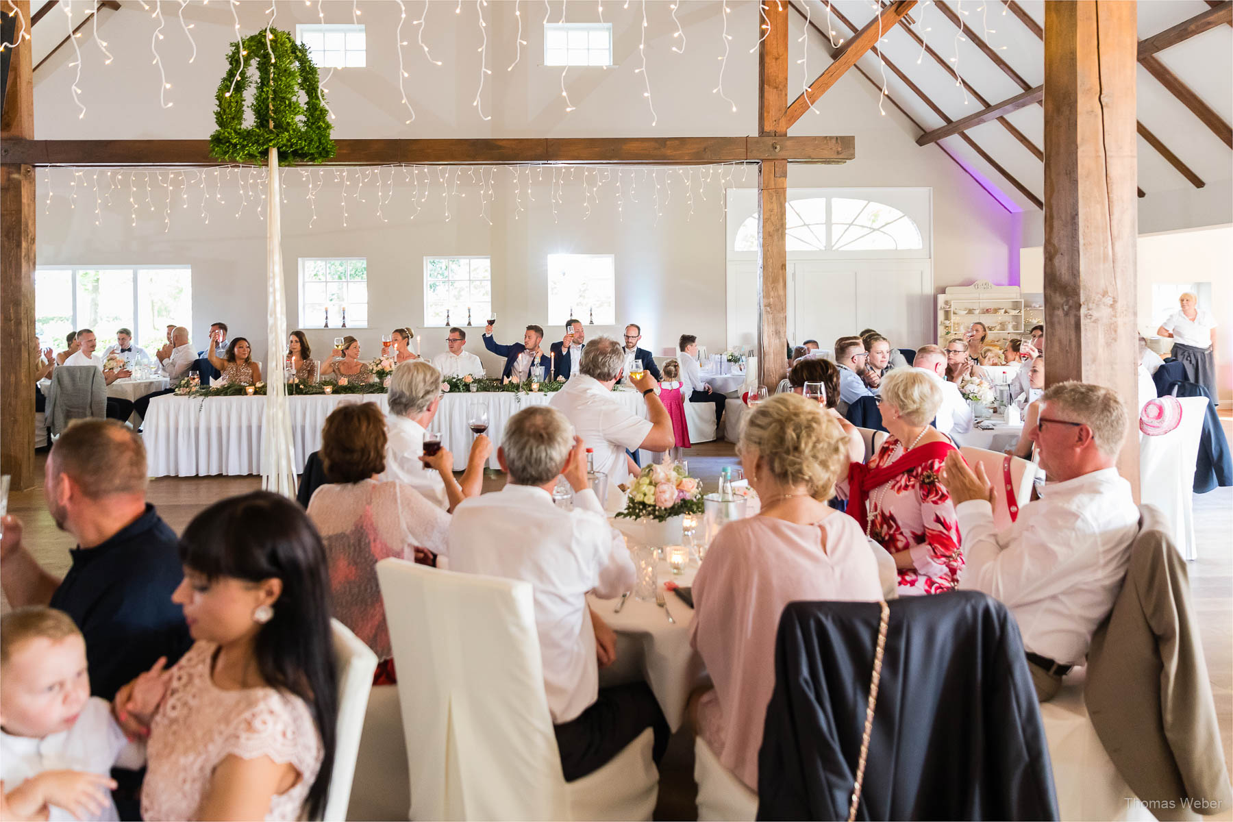 Verschiedene Reden auf der Hochzeitsfeier, Kirchliche Hochzeit in Rastede und Hochzeitsfeier in der Scheune St. Georg Rastede, Hochzeitsfotograf Thomas Weber aus Oldenburg