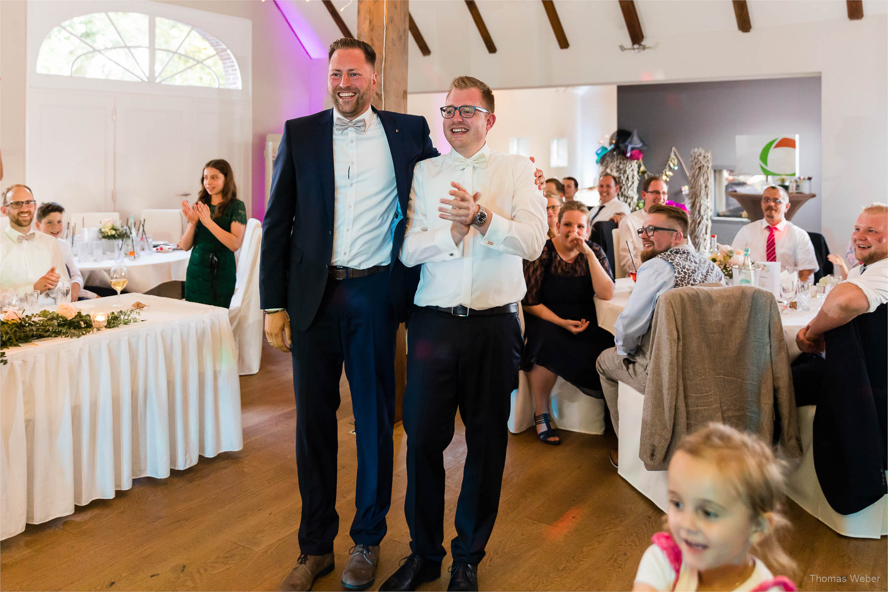 Russische Spiele auf der Hochzeitsfeier, Kirchliche Hochzeit in Rastede und Hochzeitsfeier in der Scheune St. Georg Rastede, Hochzeitsfotograf Thomas Weber aus Oldenburg