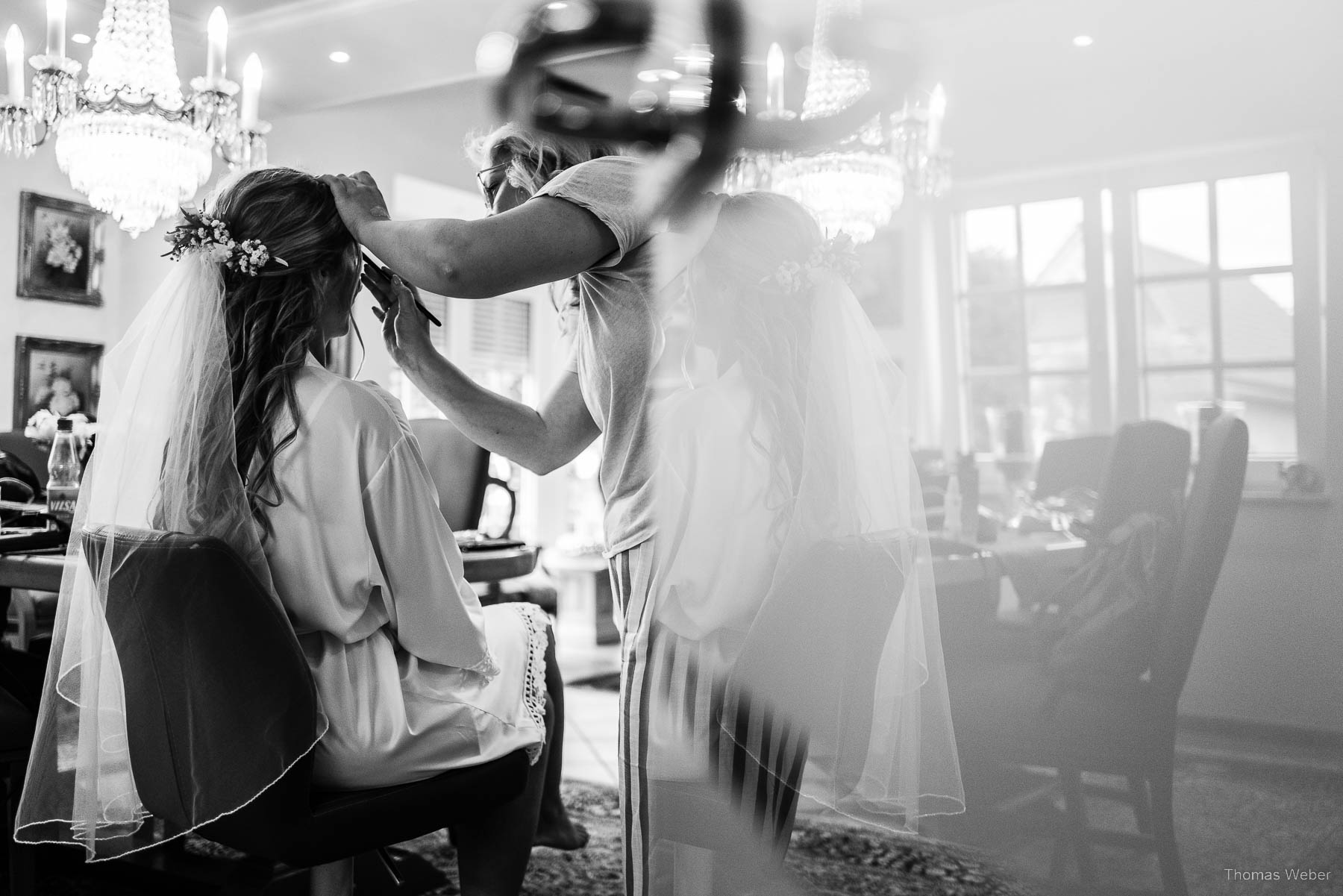 Braut und Brautkleid vor der Hochzeit in Hooksiel, Hochzeitsfotograf Thomas Weber aus Oldenburg