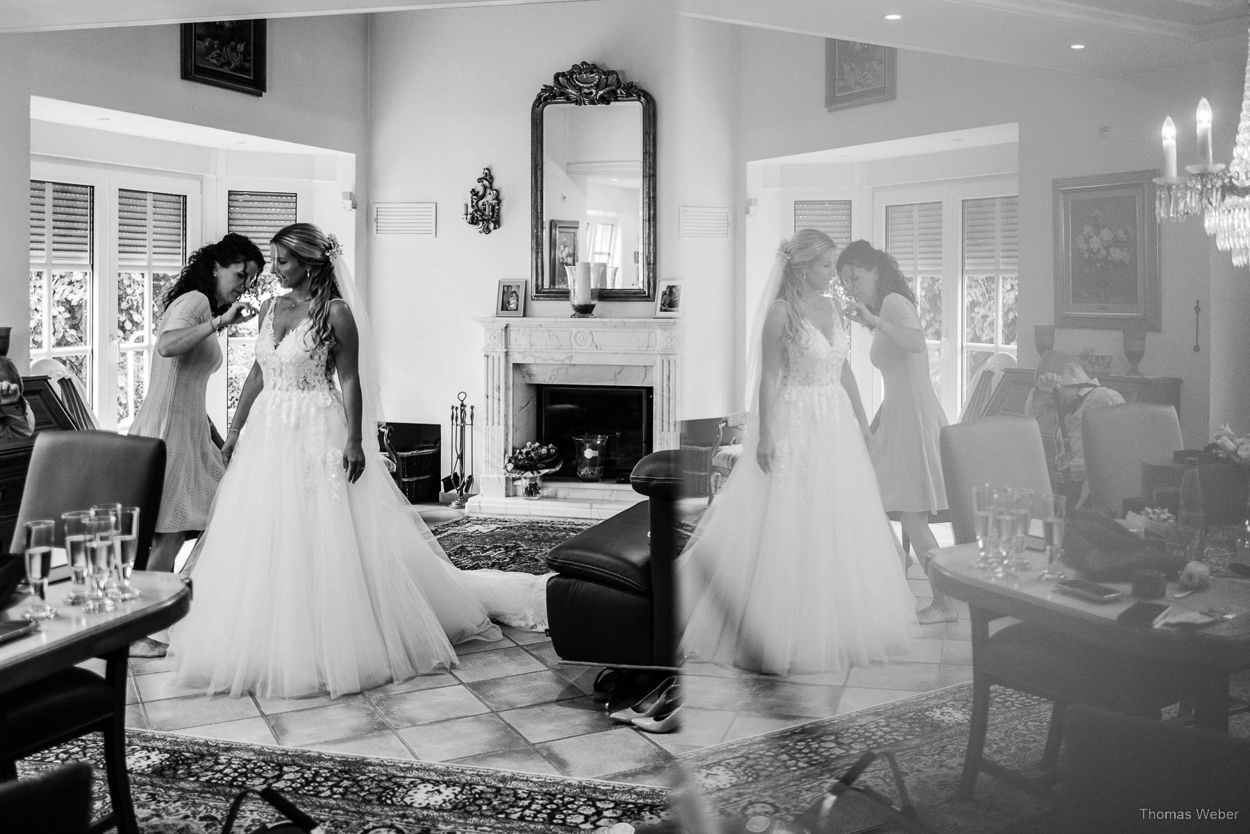 Braut und Brautkleid vor der Hochzeit in Hooksiel, Hochzeitsfotograf Thomas Weber aus Oldenburg