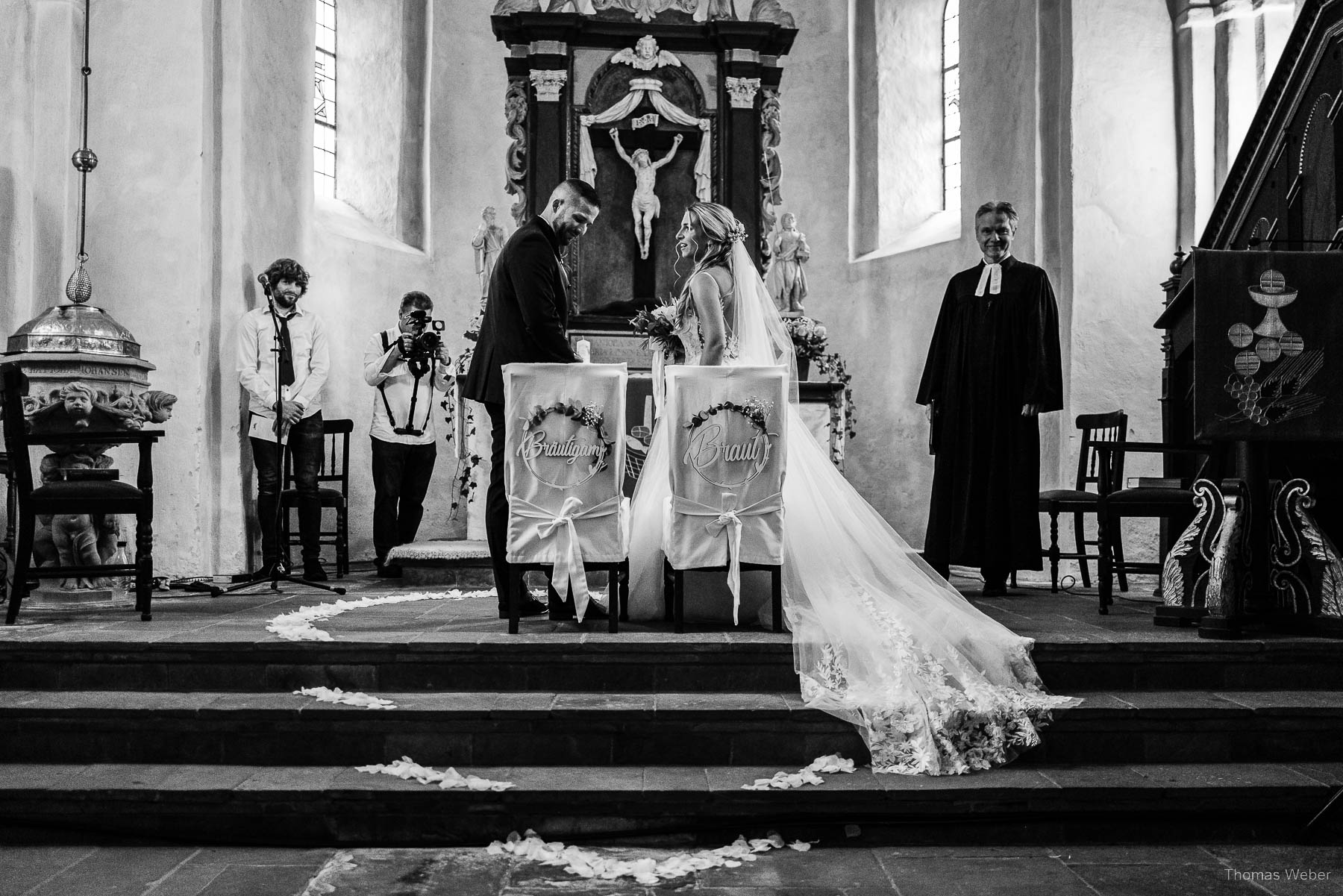 Kirchliche Trauung in Hooksiel, Hochzeitsfotograf Oldenburg