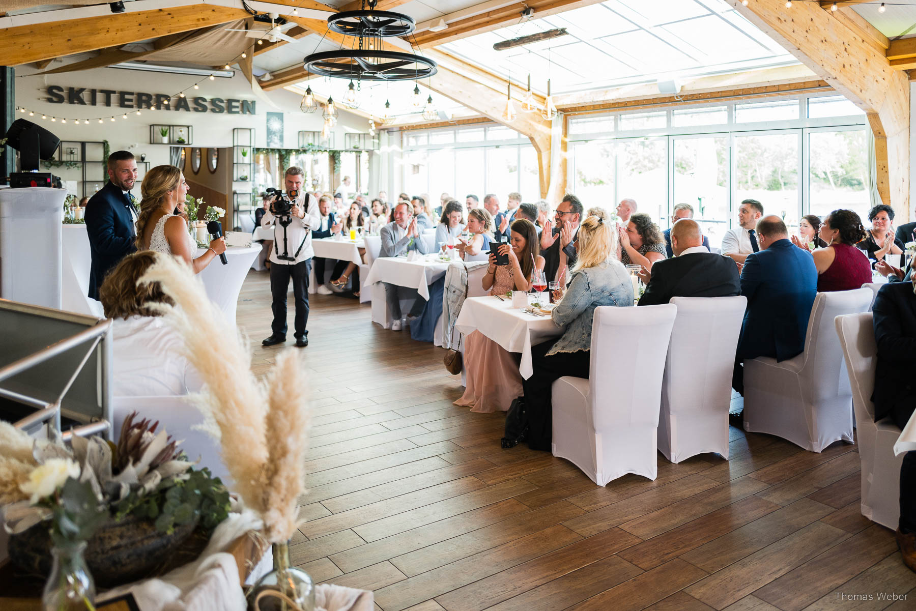 Hochzeitsempfang an den Hooksieler Skiterrassen, Hochzeitsfotograf Thomas Weber aus Oldenburg