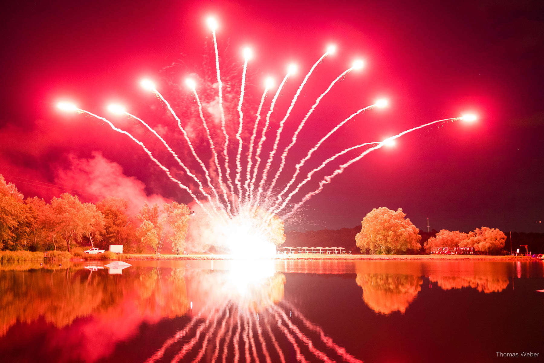 Feuerwerk an den Hooksieler Skiterrassen, Hochzeitsfotograf Thomas Weber aus Oldenburg