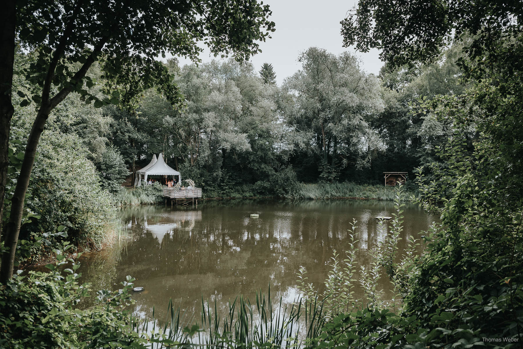 Freie Trauung am Mühlensee am Nordenholzer Hof in Hude, Hochzeitsfotograf Thomas Weber