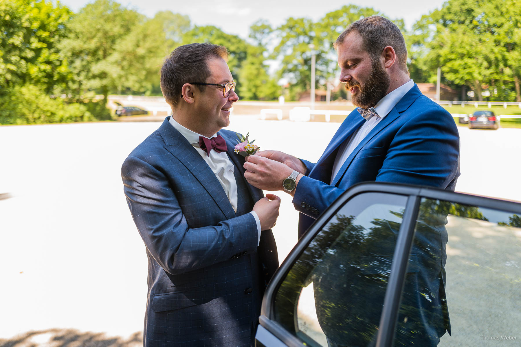 Der First Look als erste Begegnung des Hochzeitspaares in Rastede, Hochzeitsfotograf Thomas Weber