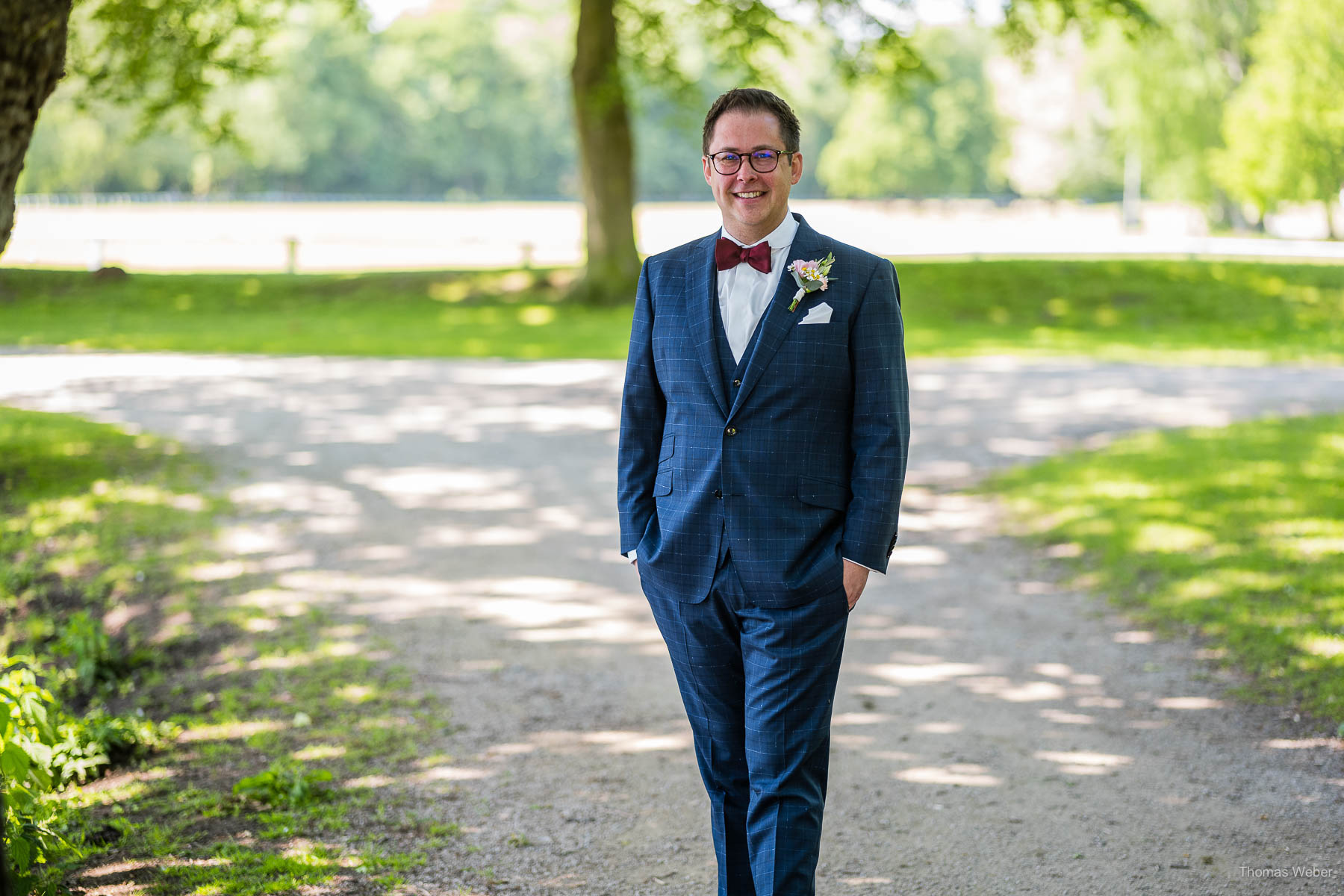 Der First Look als erste Begegnung des Hochzeitspaares in Rastede, Hochzeitsfotograf Thomas Weber