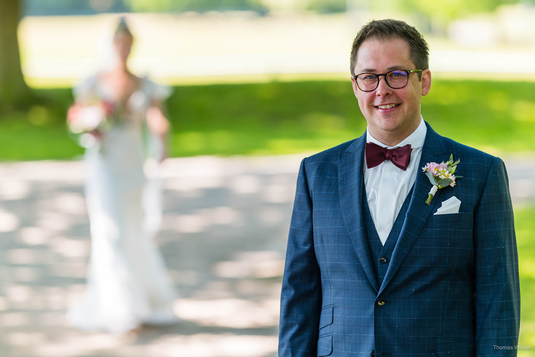 Der First Look als erste Begegnung des Hochzeitspaares in Rastede, Hochzeitsfotograf Thomas Weber