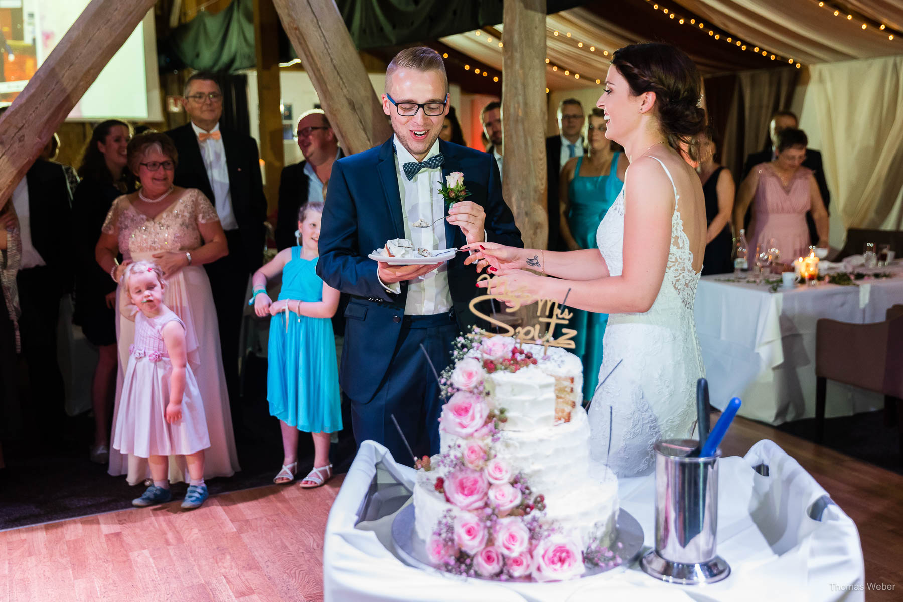 Die Hochzeitstorte in der Bullmühle Visbek, Hochzeitsfotograf Thomas Weber aus Oldenburg