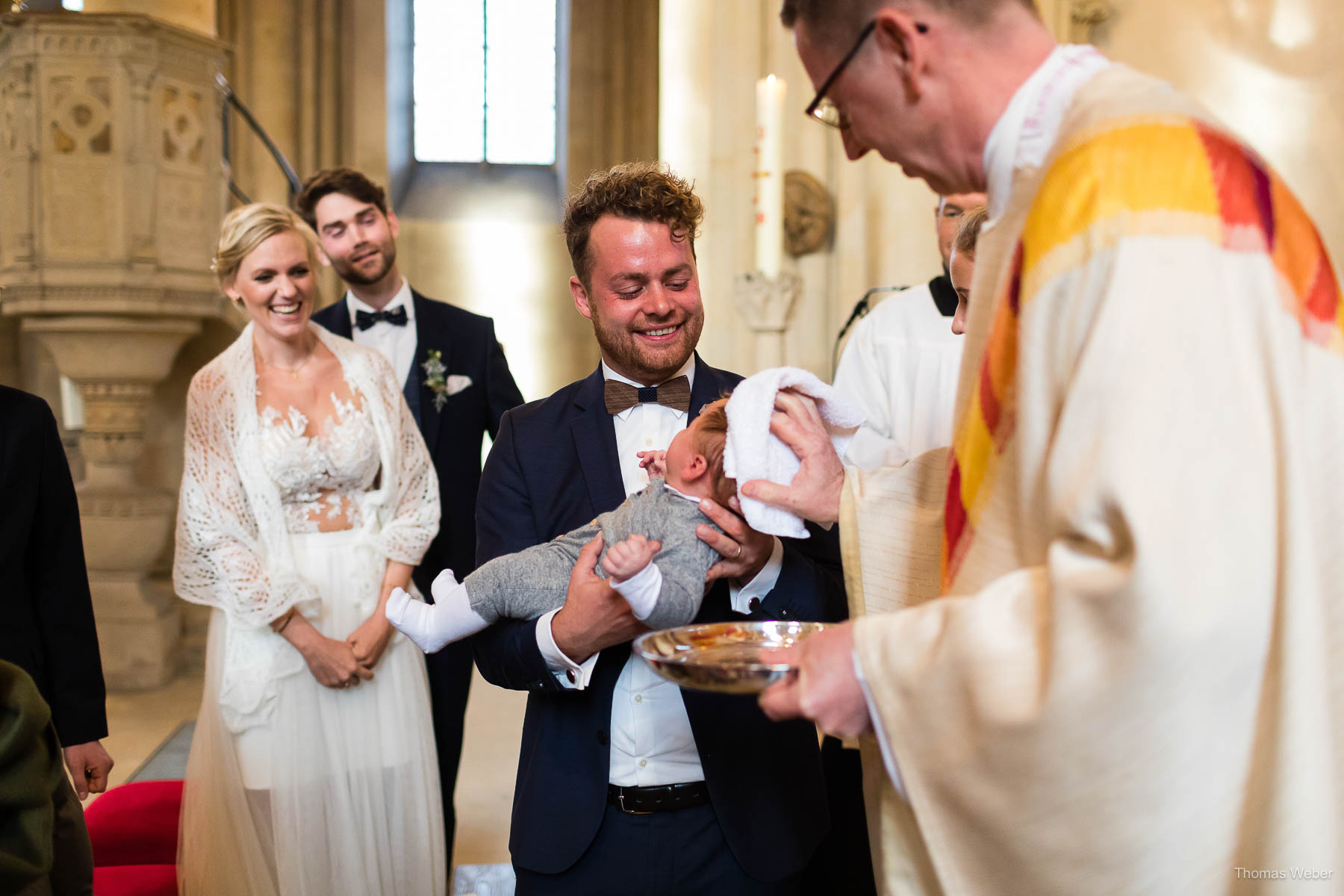 Kirchliche Trauung im Münsterland mit Taufe, Hochzeitsfotograf Thomas Weber